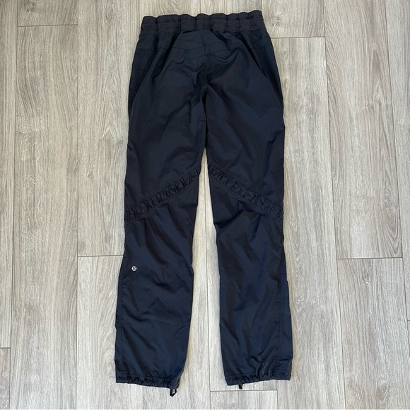 G6. Lululemon Community Pants in Gray - Size 6 - Picture 2 of 11